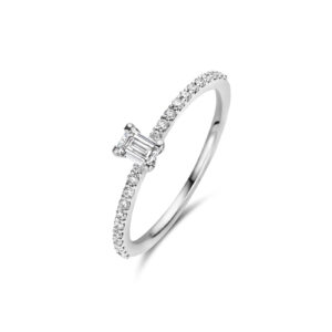 Style Diamonds ring